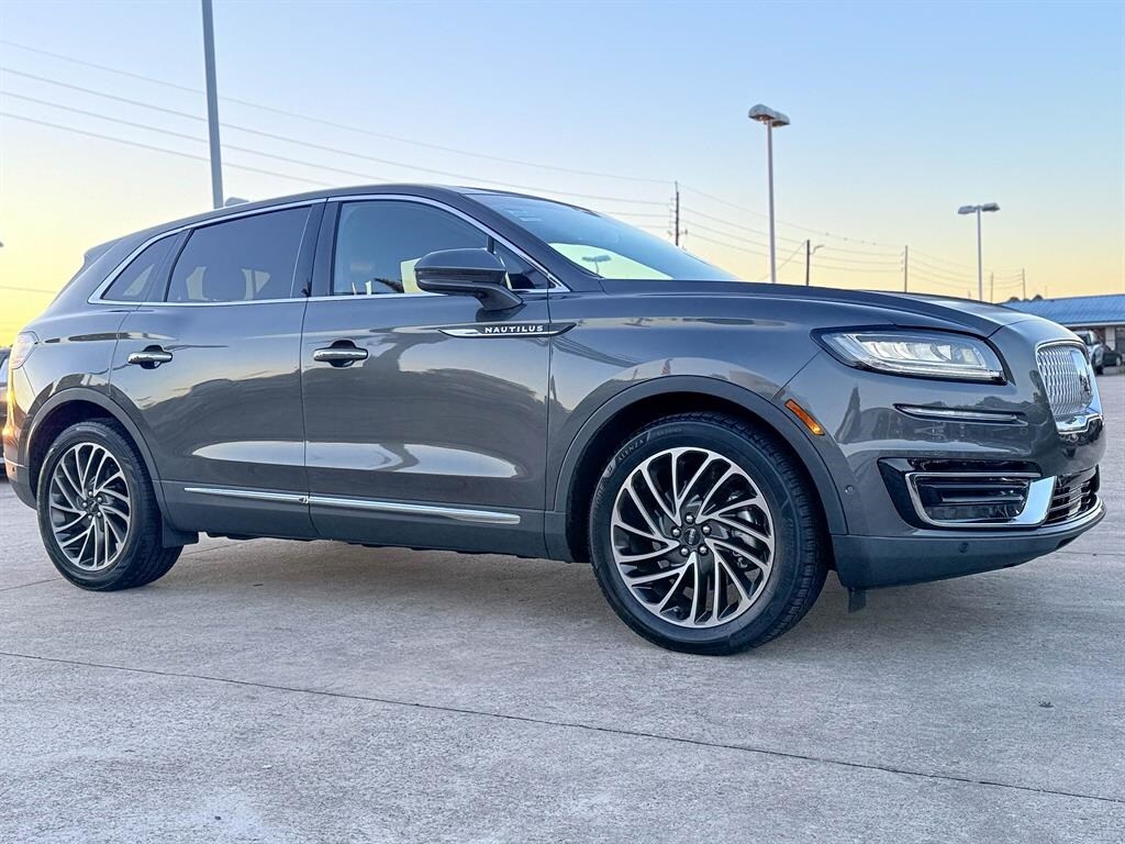 2019 Lincoln Nautilus Reserve photo 4