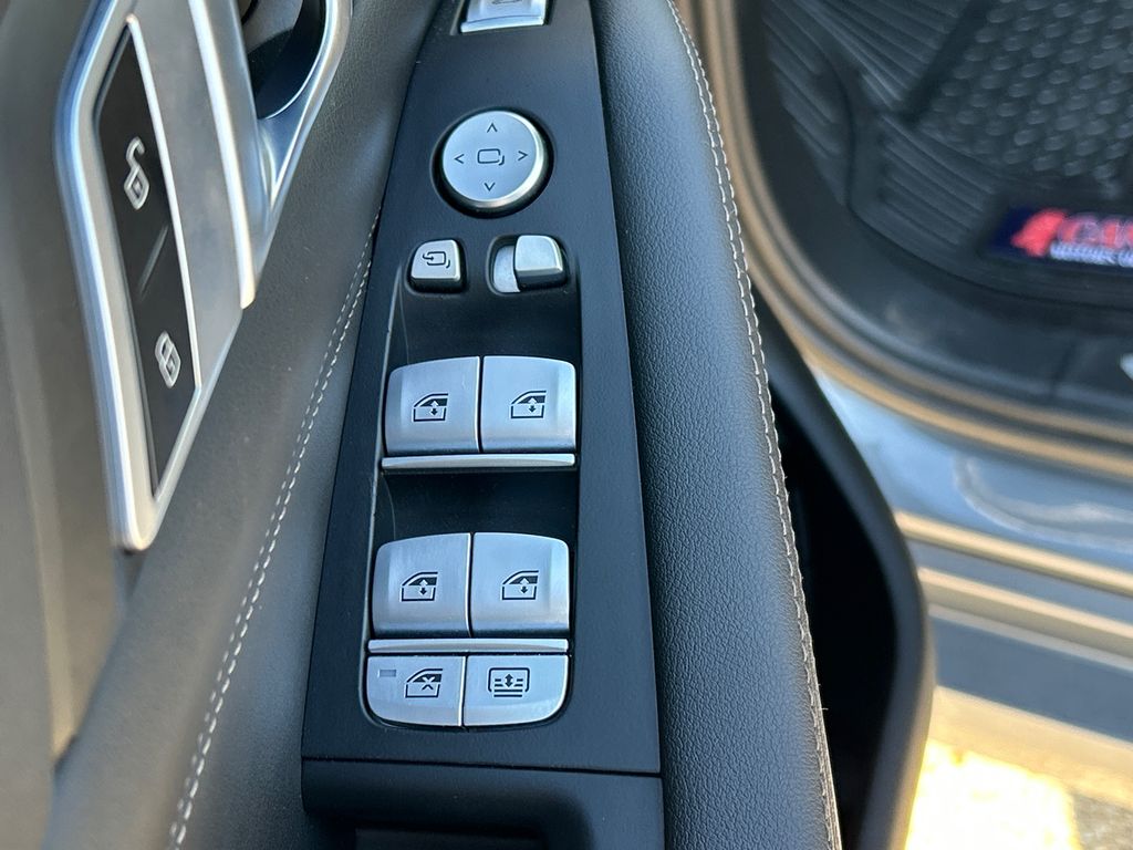 2025 BMW X7 40i - Photo 16