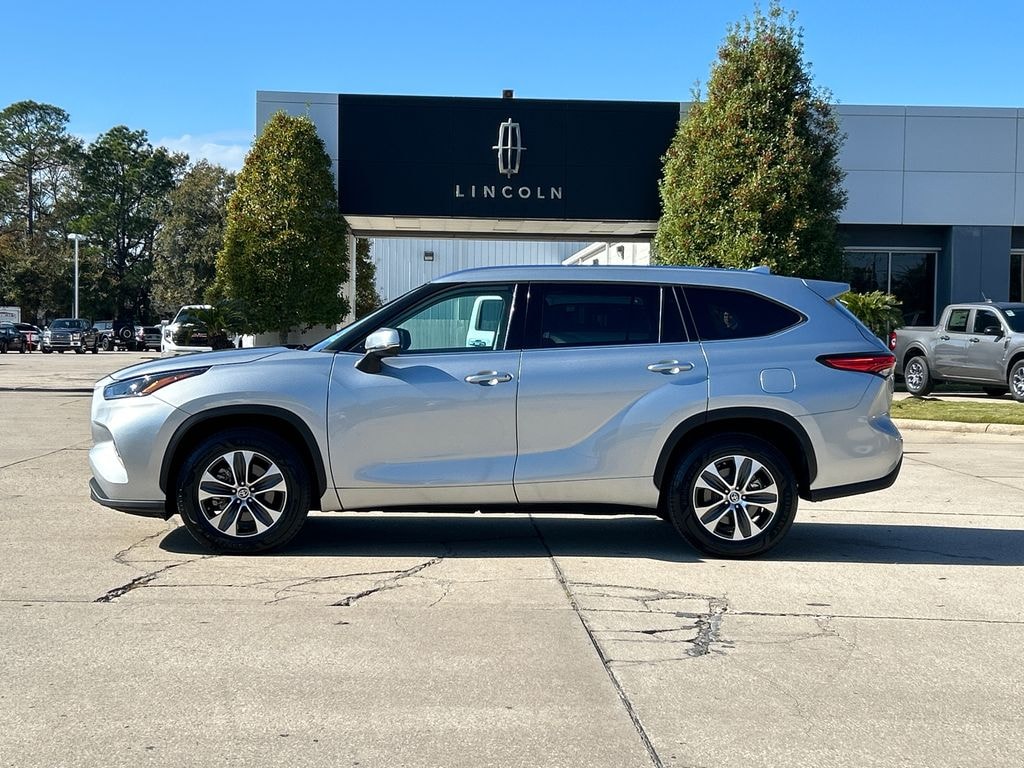 Used 2021 Toyota Highlander XLE SUV