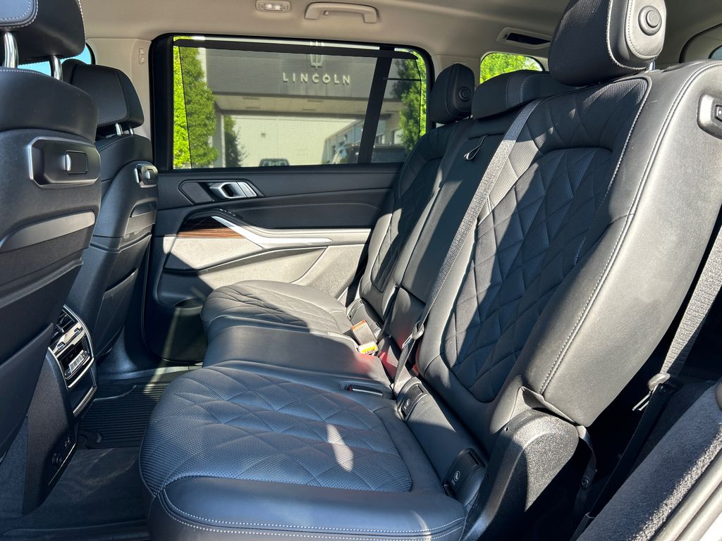 2025 BMW X7 40i - Photo 29