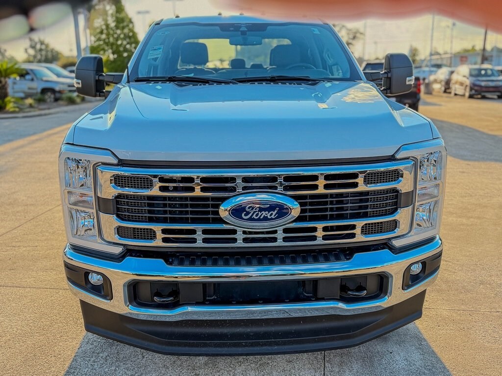 2023 Ford F-250 XLT photo 2