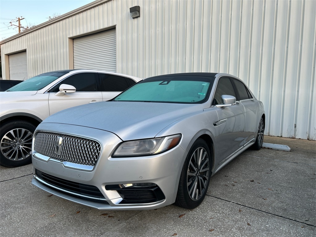 2019 Lincoln Continental Select's photo