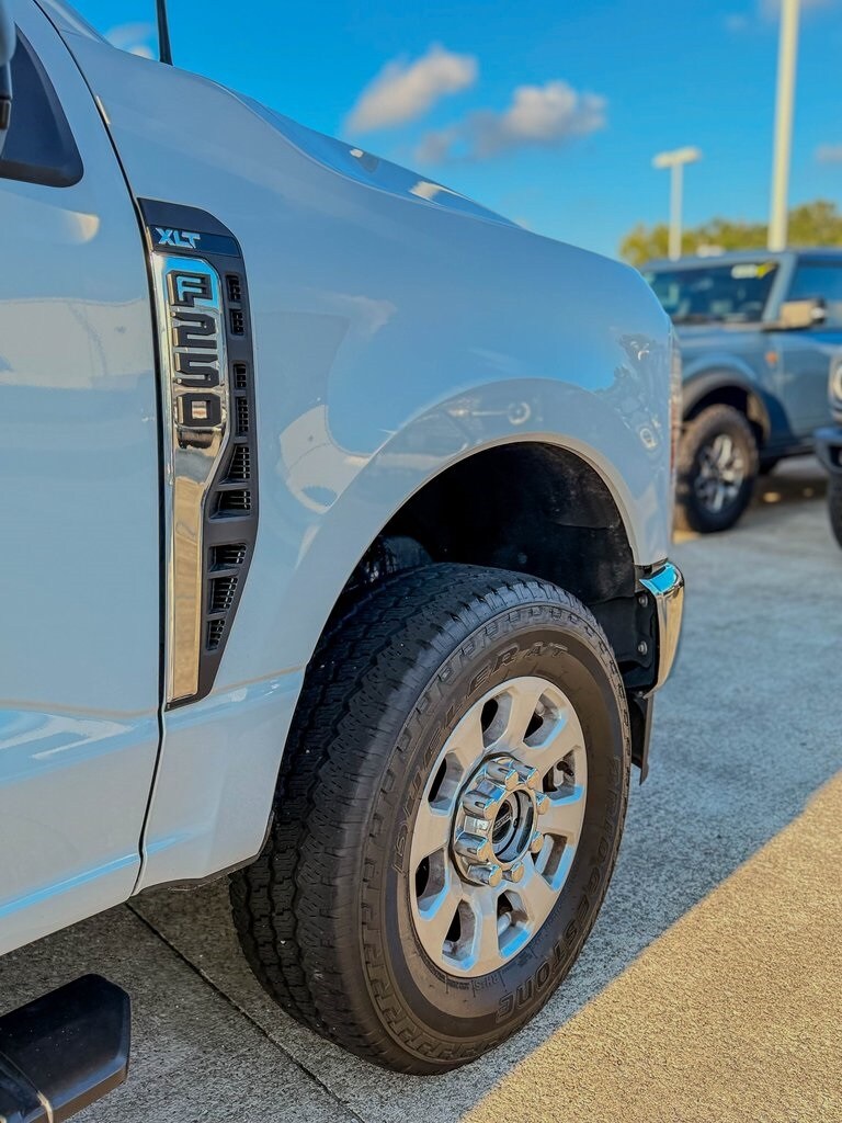 2023 Ford F-250 XLT photo 4