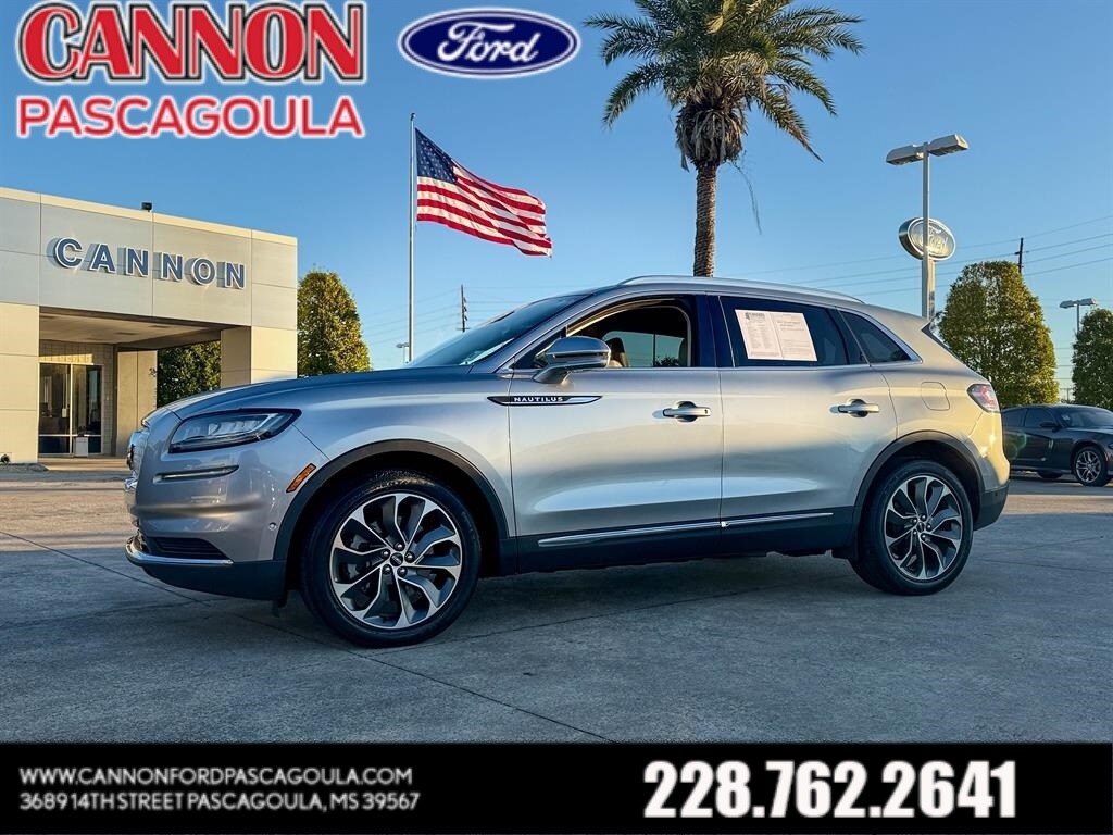 2022 Lincoln Nautilus Reserve's photo