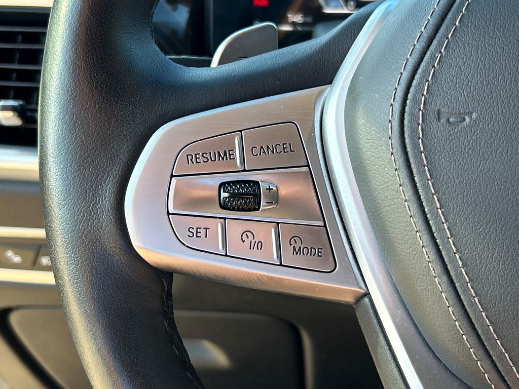 2025 BMW X7 40i - Photo 25