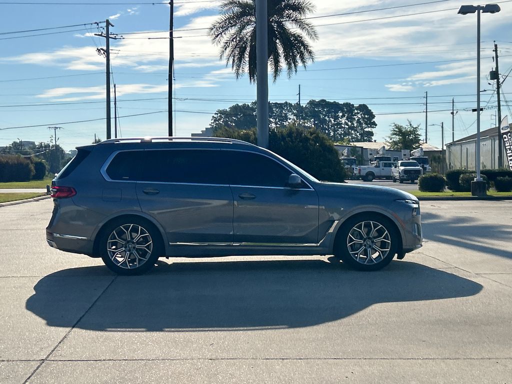 2025 BMW X7 40i - Photo 8