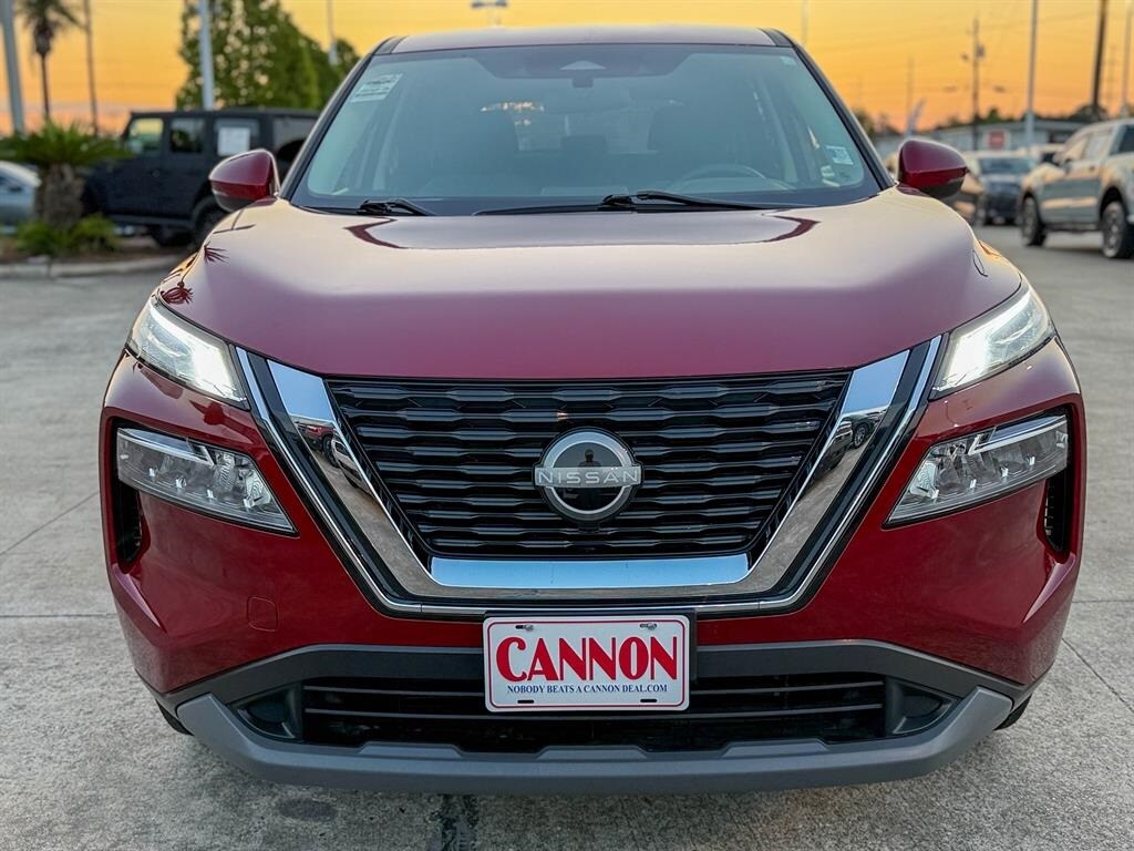 2023 Nissan Rogue SV photo 2
