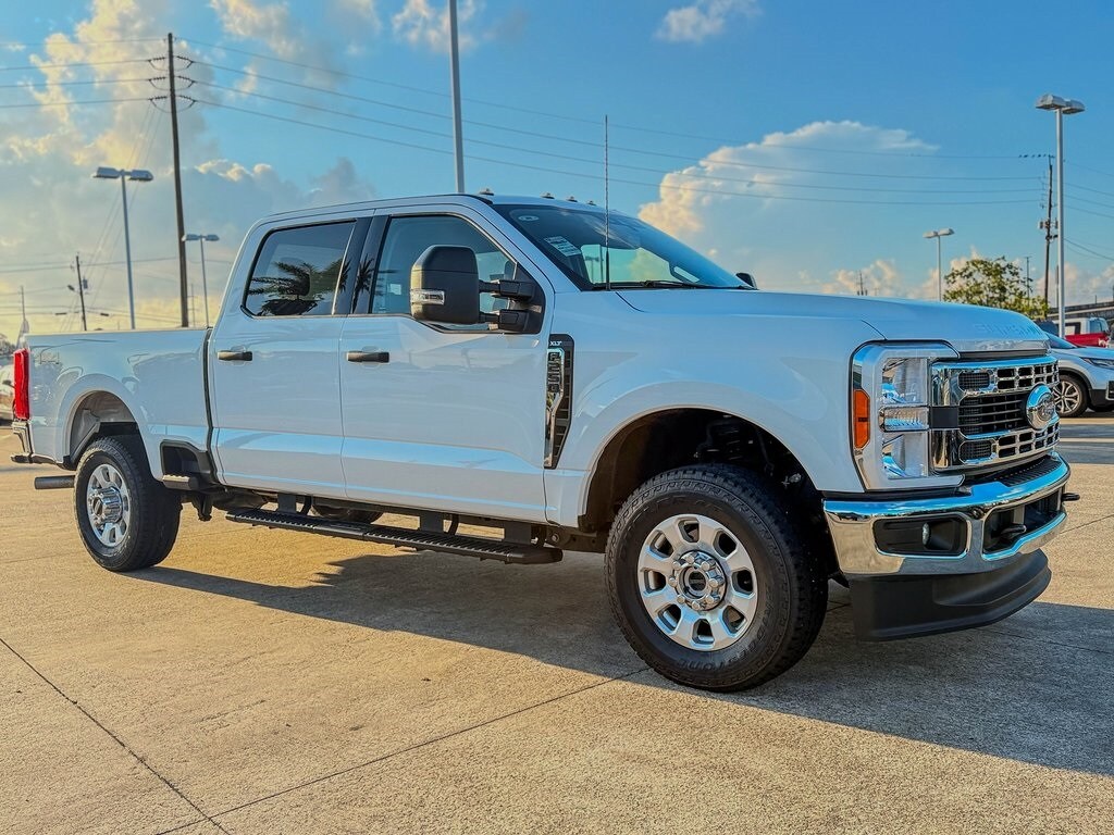 2023 Ford F-250 XLT photo 3