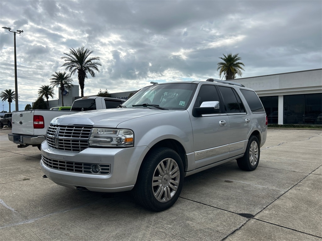 2014 Lincoln Navigator Base's photo