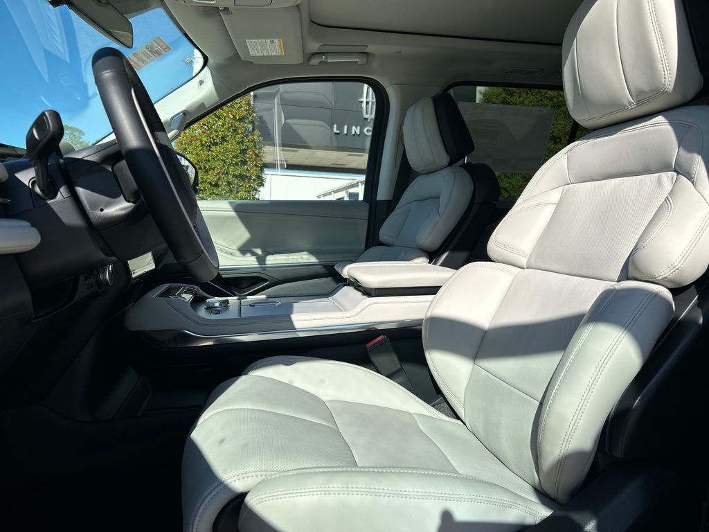 2026 Lincoln Navigator Reserve - Photo 13