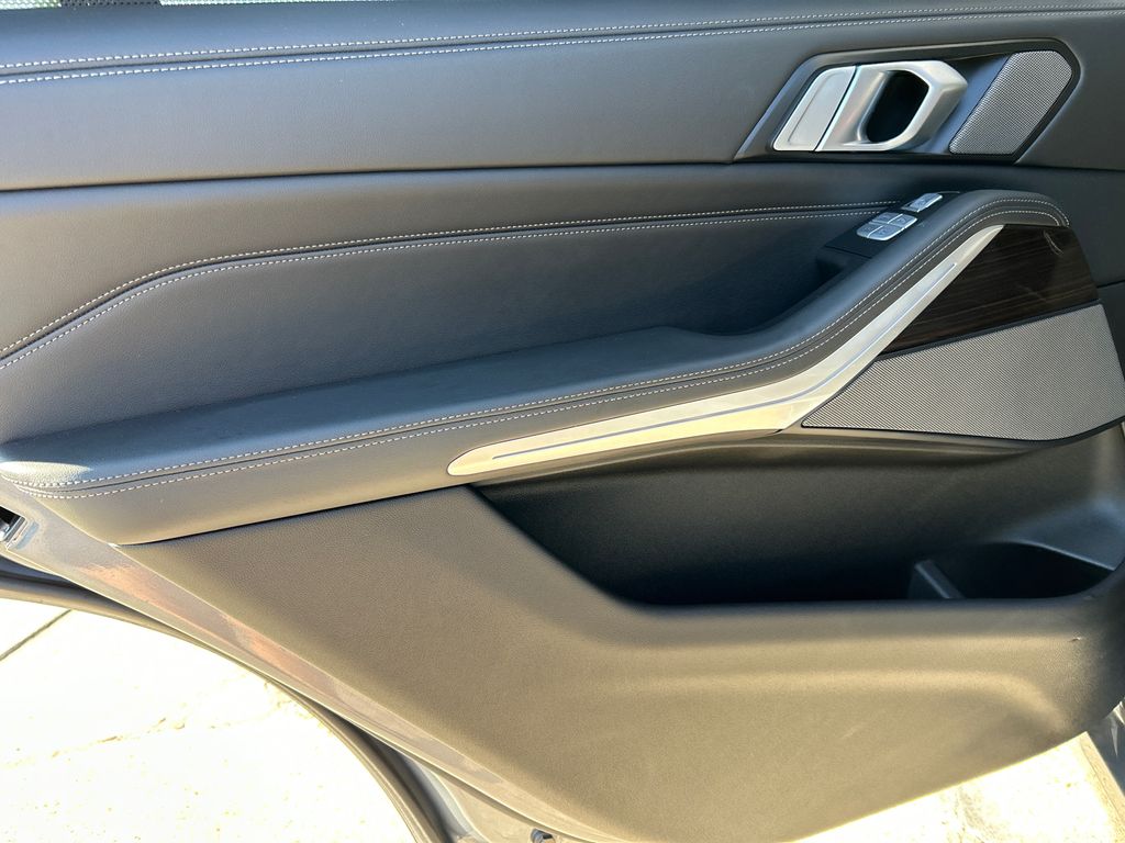 2025 BMW X7 40i - Photo 30