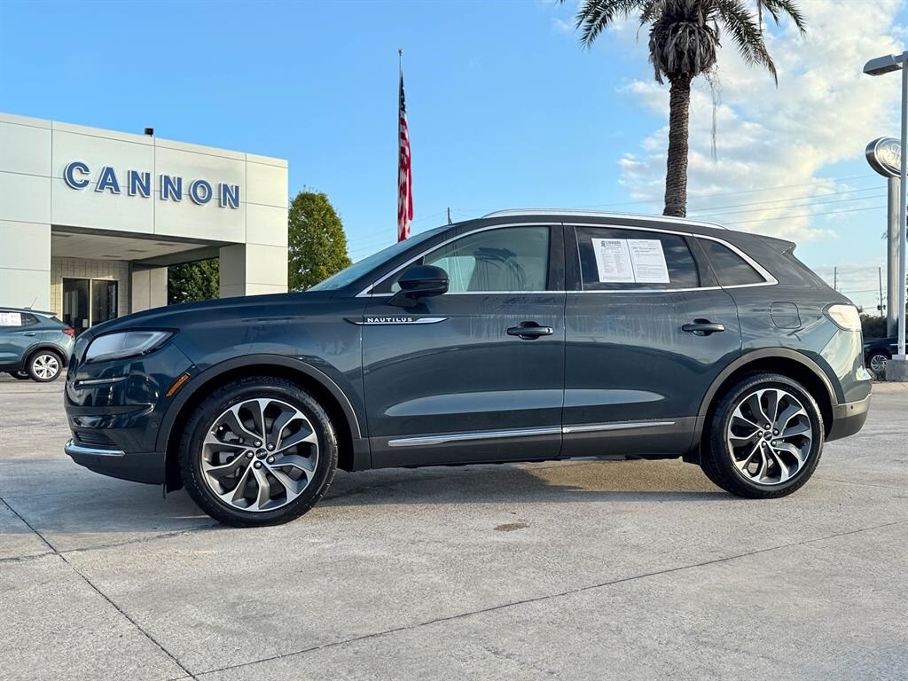 2021 Lincoln Nautilus Reserve photo 2