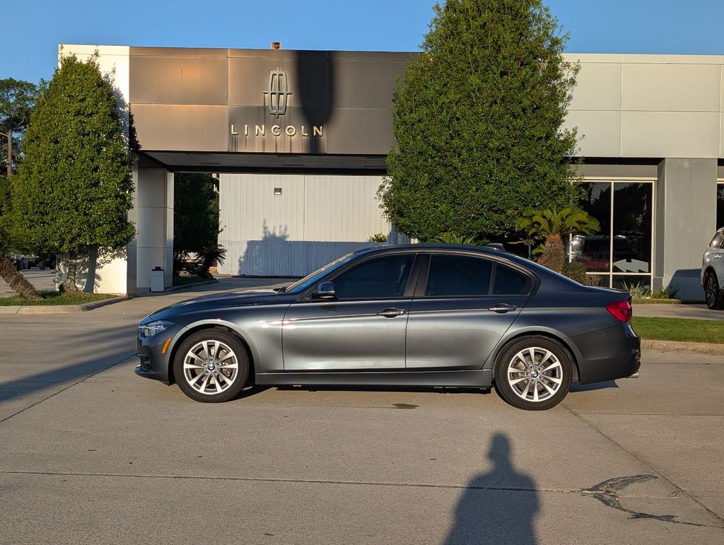 Used 2018 BMW 3 Series 320i with VIN WBA8E1G52JNU89904 for sale in Pascagoula, MS