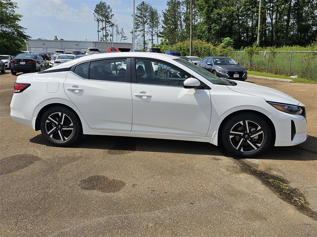2024 Nissan Sentra SV photo 3