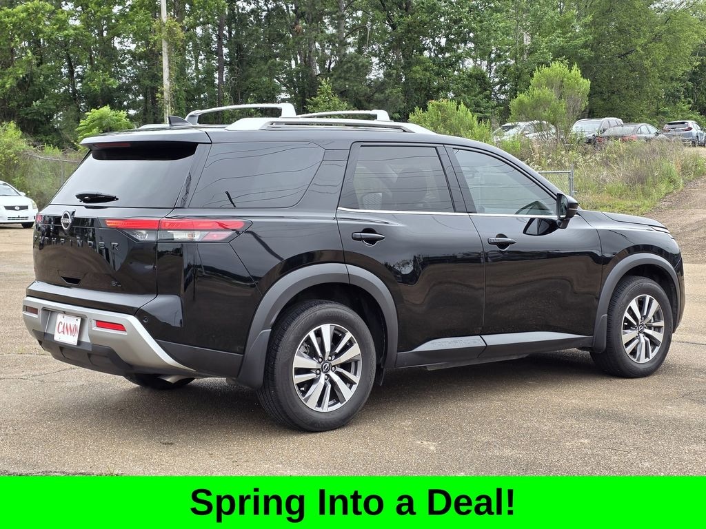 Used 2023 Nissan Pathfinder SL SUV