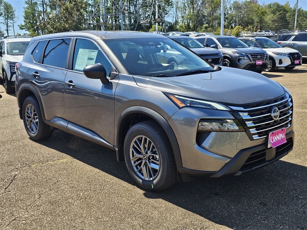 2026 Nissan Rogue S's photo