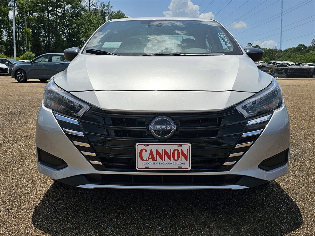 2025 Nissan Versa 1.6 S photo 2