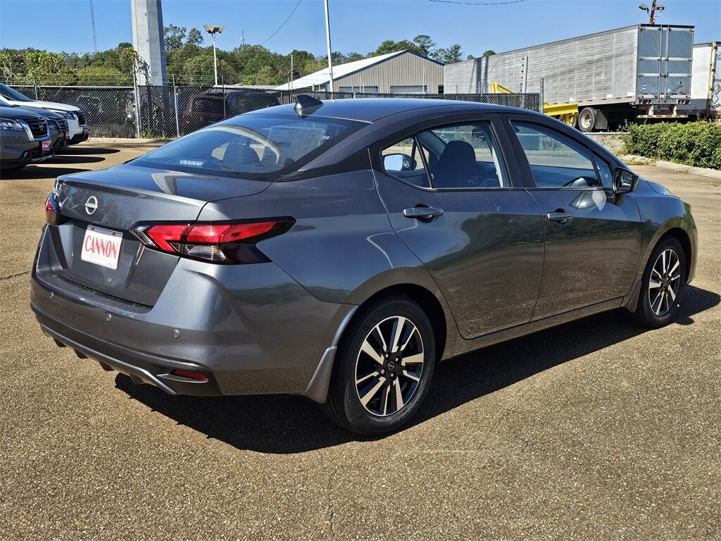 New 2025 Nissan Versa 1.6 SV Sedan