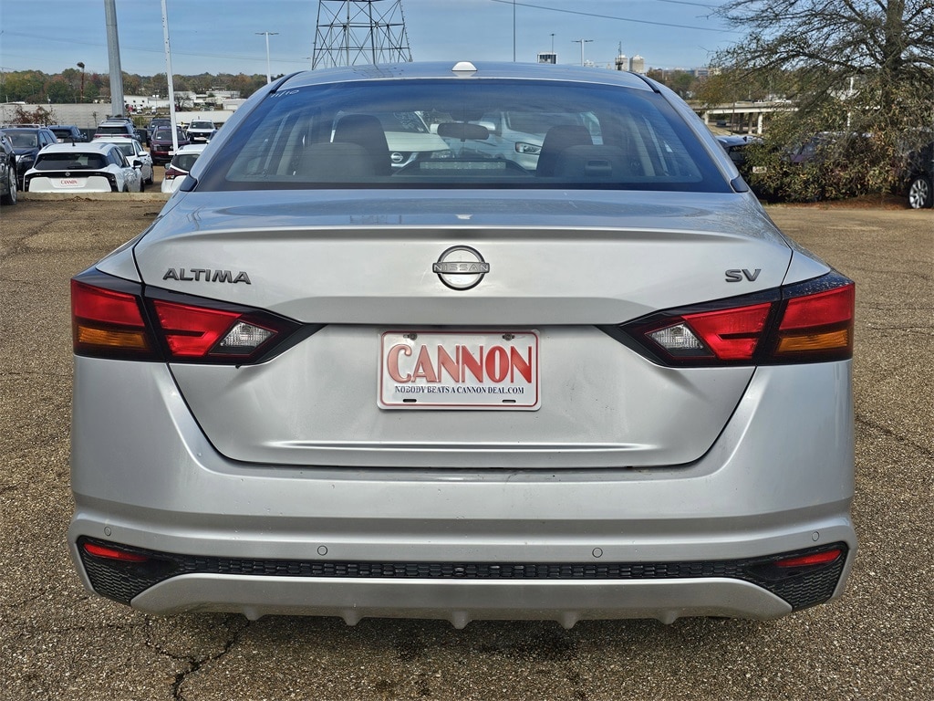 Used 2024 Nissan Altima 2.5 SV Sedan
