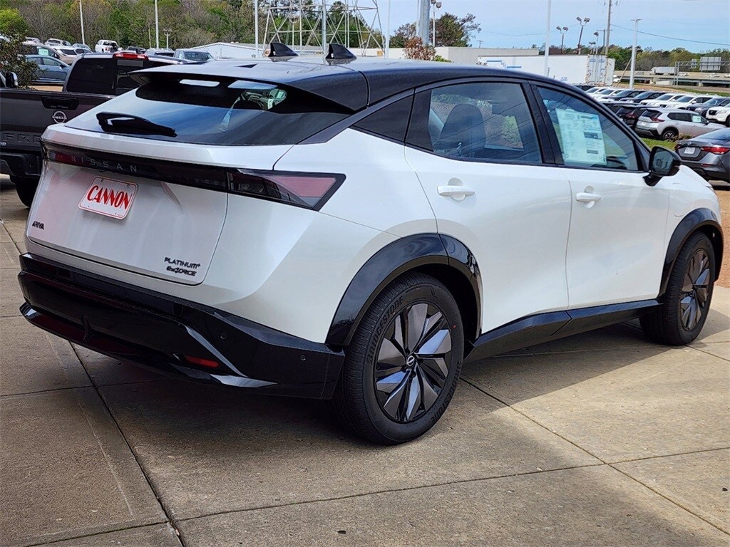 2023 Nissan ARIYA Platinum photo 3