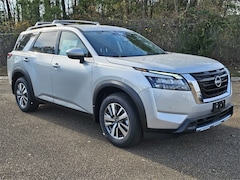 2025 Nissan Pathfinder SL SUV