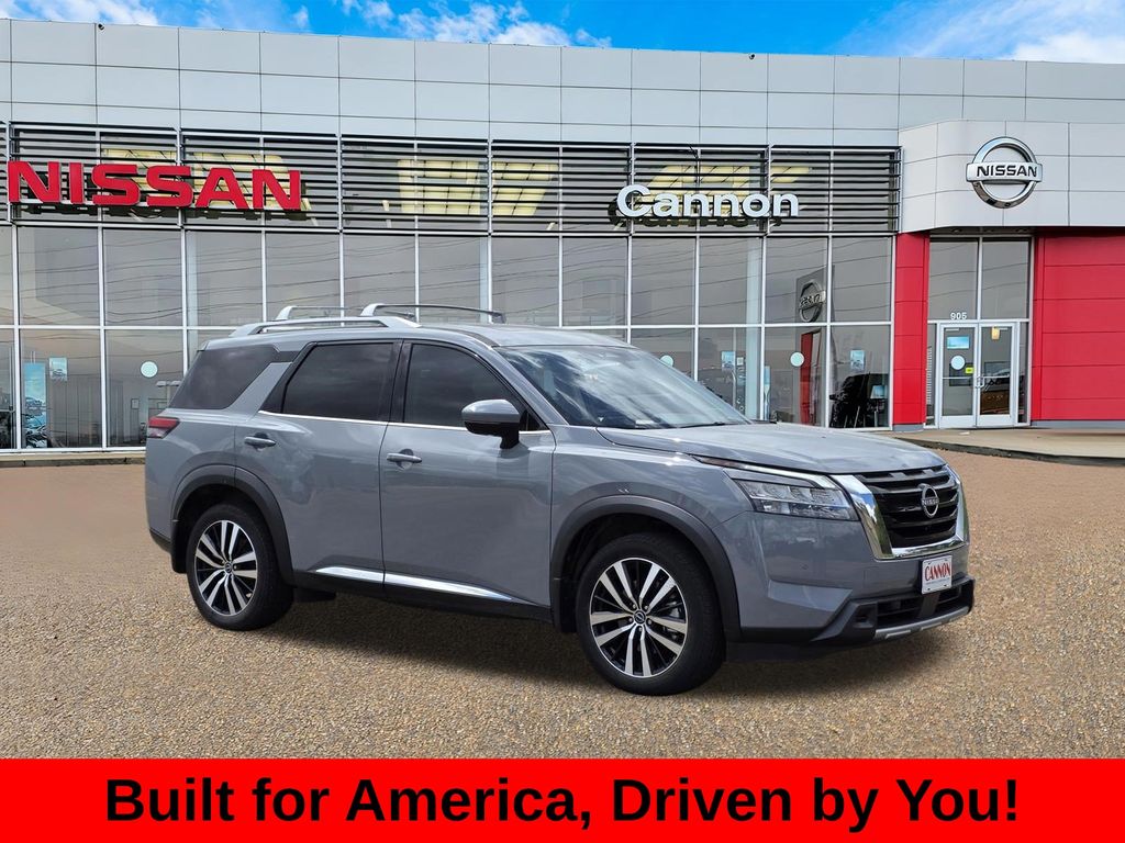 2024 Nissan Pathfinder Platinum 2WD's photo