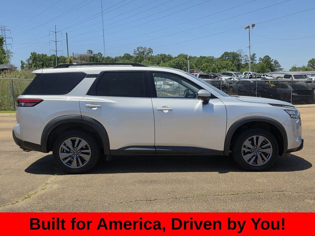 Used 2024 Nissan Pathfinder SV SUV