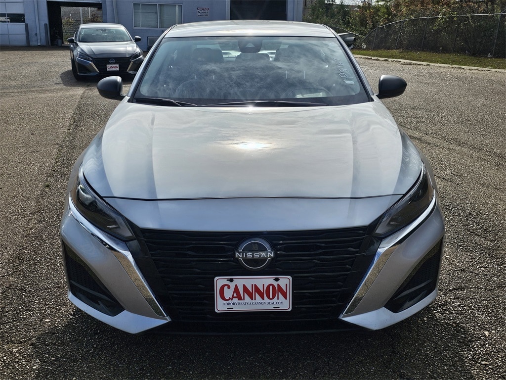 Used 2024 Nissan Altima 2.5 SV Sedan