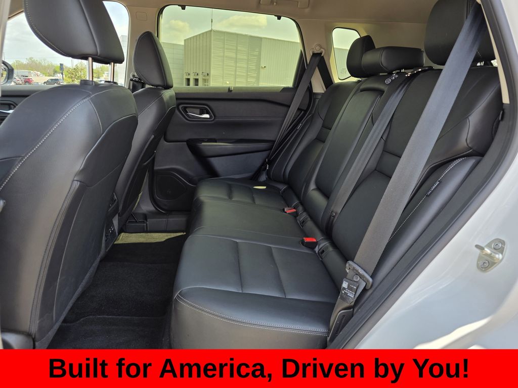 2024 Nissan Rogue SL - Photo 17