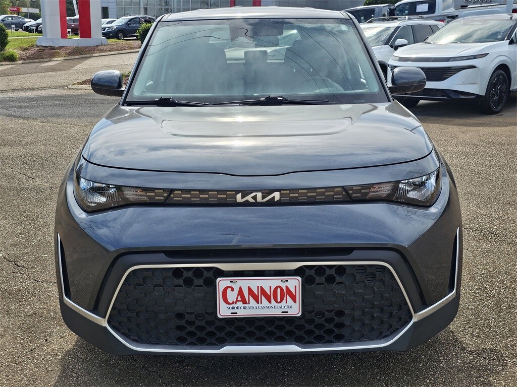 2023 Kia Soul LX photo 2