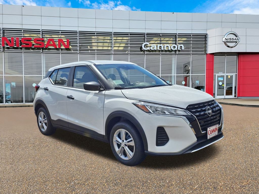 2025 Nissan KICKS PLAY Base