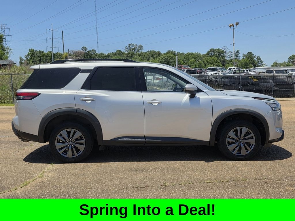 Used 2024 Nissan Pathfinder SV SUV