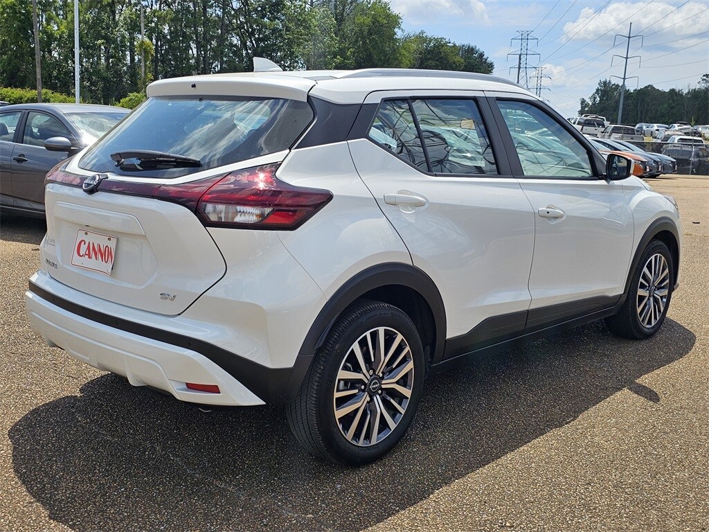 2023 Nissan Kicks SV photo 4