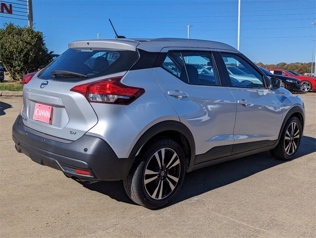 2020 Nissan Kicks SV photo 3