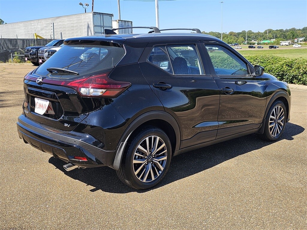 2022 Nissan Kicks SV photo 4