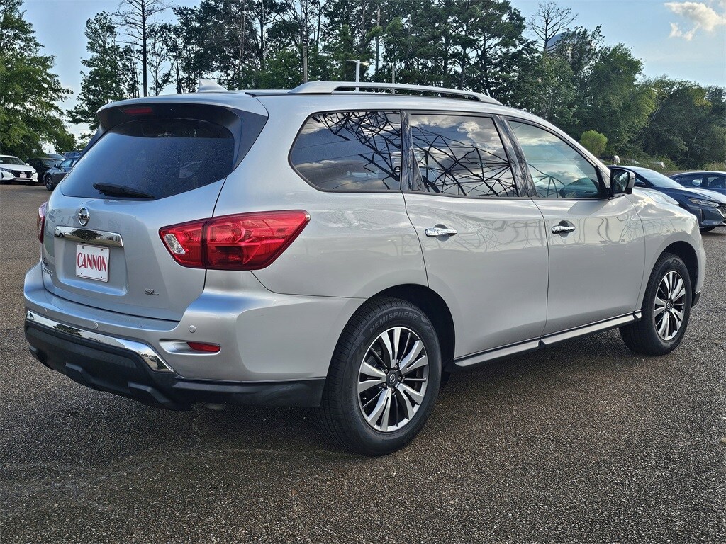 2020 Nissan Pathfinder SL photo 4