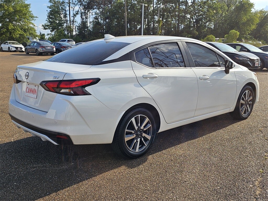 2024 Nissan Versa 1.6 SV photo 4