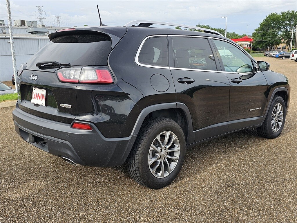 2021 Jeep Cherokee Latitude Lux photo 2