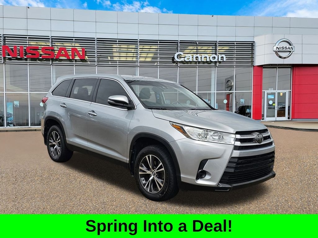 Used 2019 Toyota Highlander LE V6 SUV