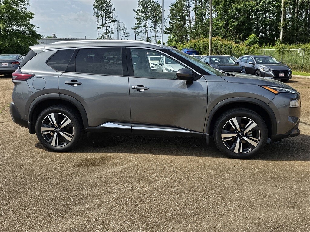 2023 Nissan Rogue SL photo 3