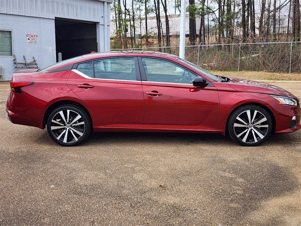 Used 2022 Nissan Altima SR with VIN 1N4BL4CW7NN320813 for sale in Jackson, MS