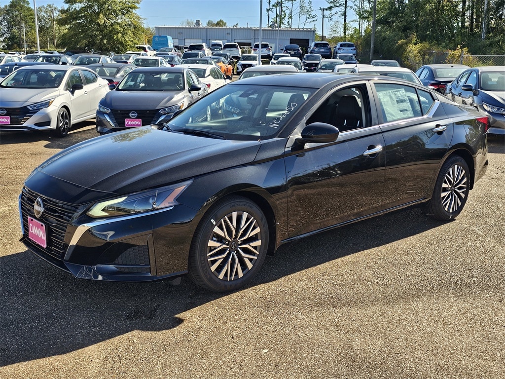 New 2025 Nissan Altima SV Sedan