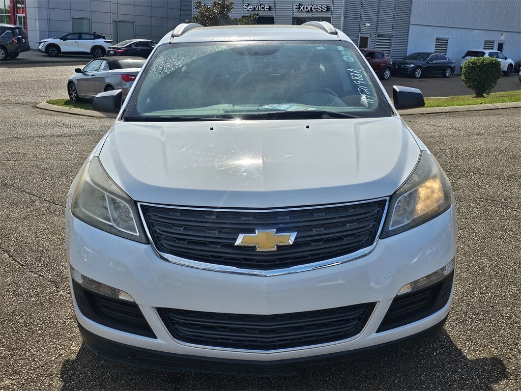 2016 Chevrolet Traverse LS photo 2