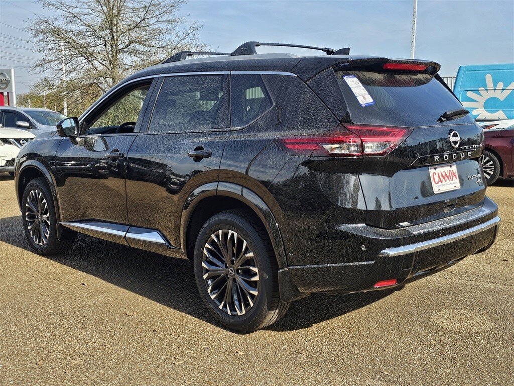 2026 Nissan Rogue Platinum photo 3