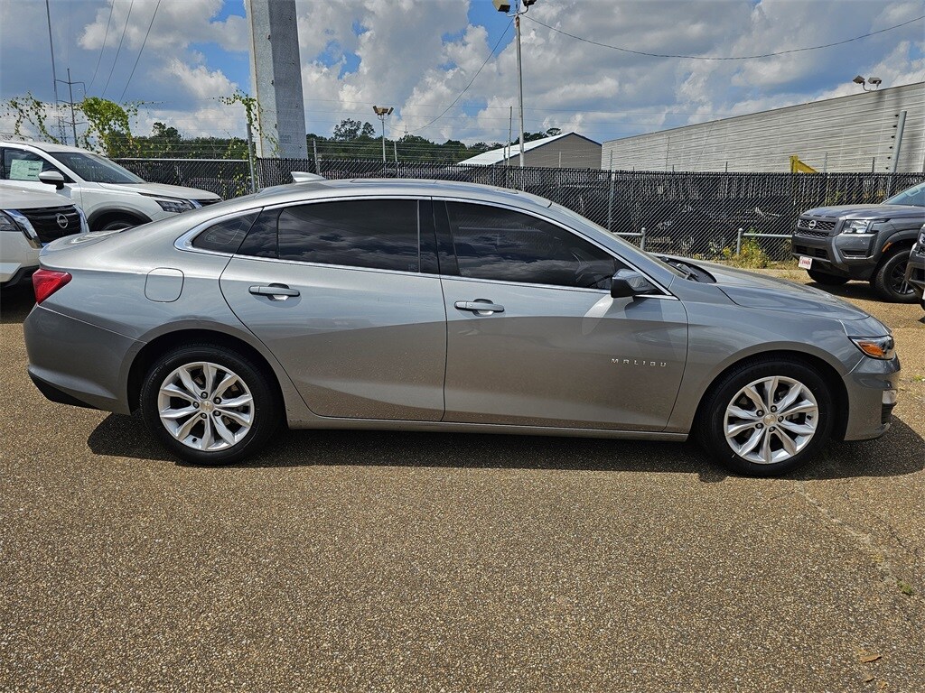 2023 Chevrolet Malibu 1LT photo 3