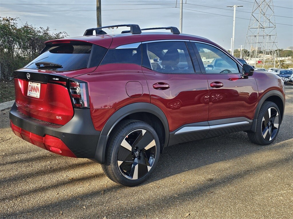 2026 Nissan Kicks SR photo 2