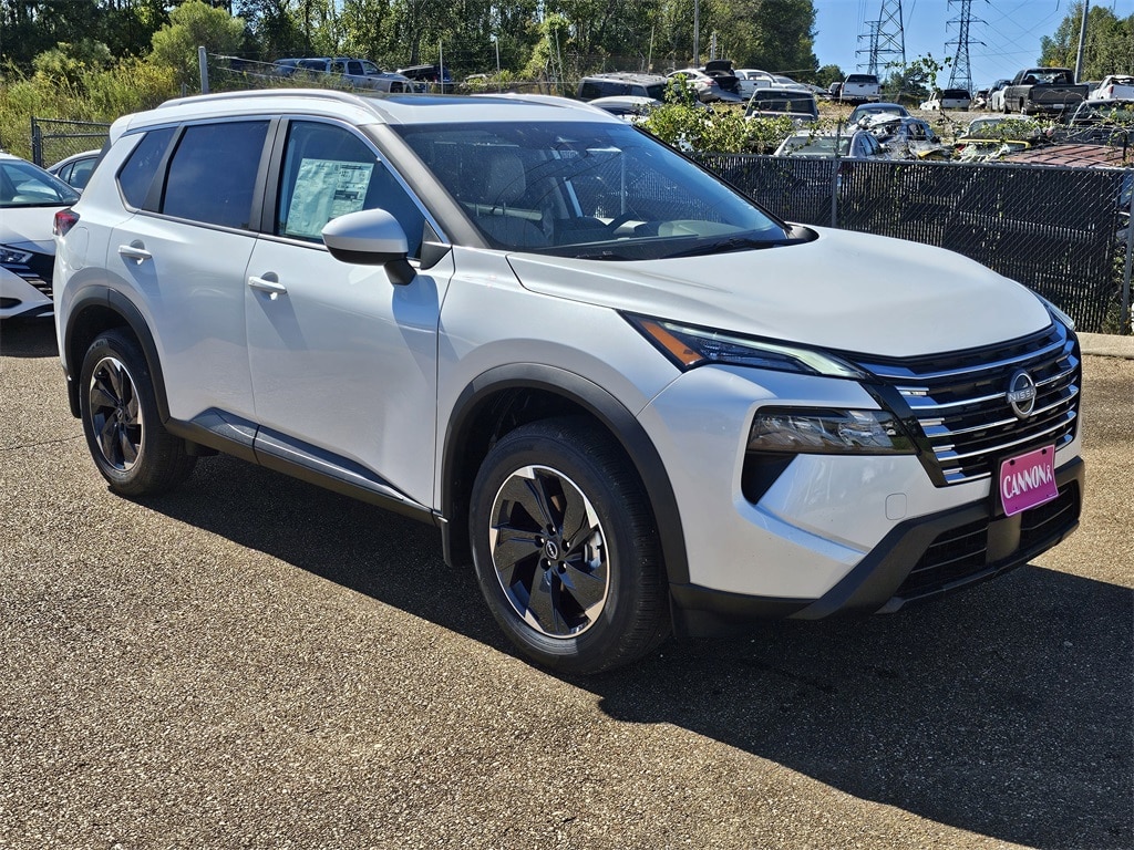 2026 Nissan Rogue SV's photo