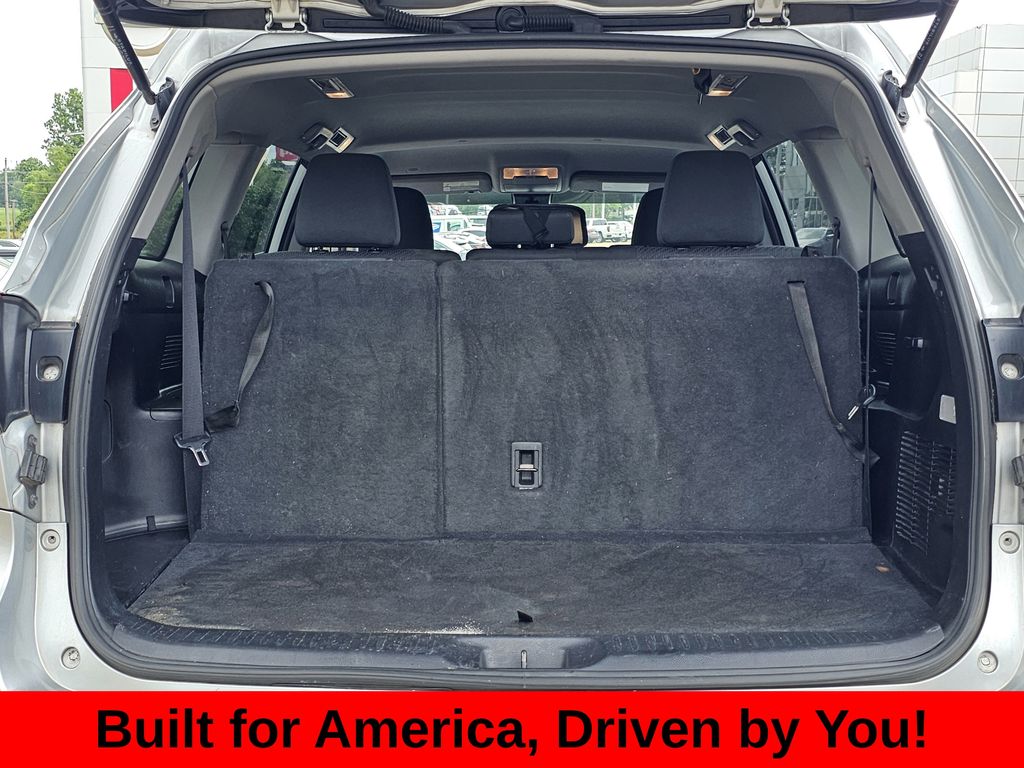 2019 Toyota Highlander LE - Photo 24