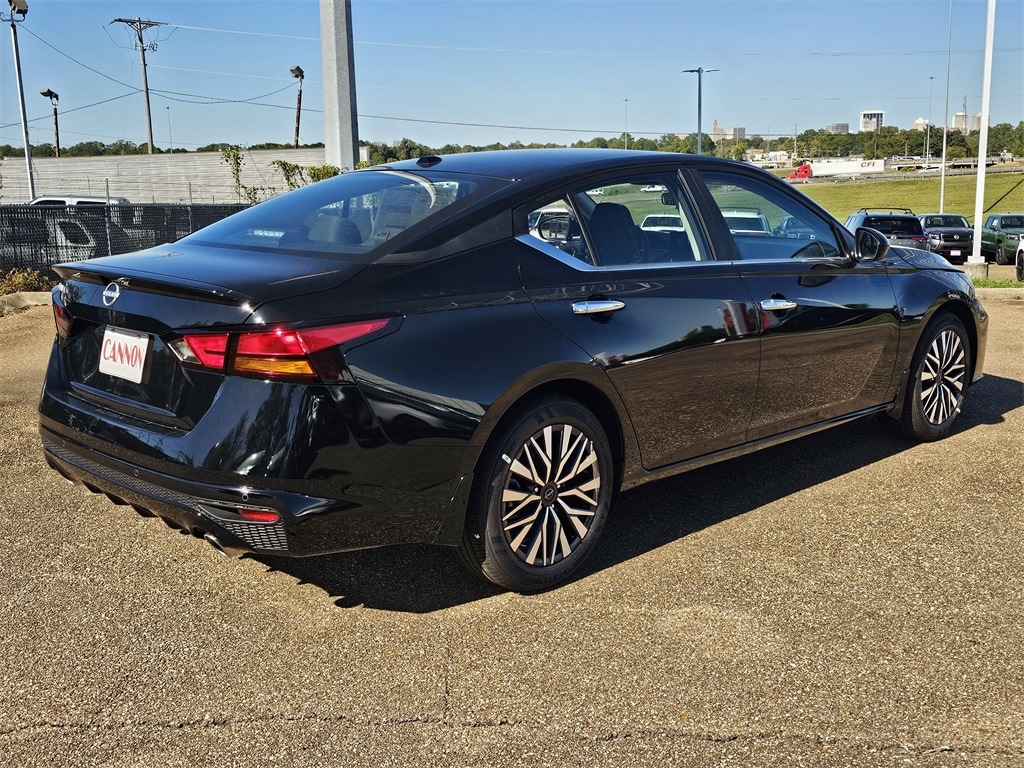 New 2025 Nissan Altima SV Sedan
