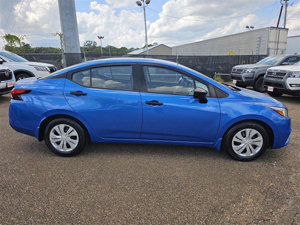 2020 Nissan Versa 1.6 S photo 3